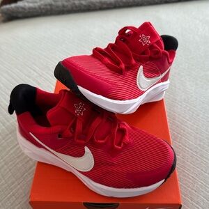 BOYS' NIKE LITTLE KID STAR RUNNER 4 RUNNING SHOES size 11c